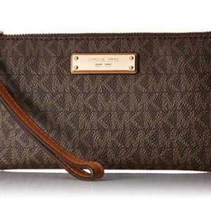 Michael Kors Medium Wristlet